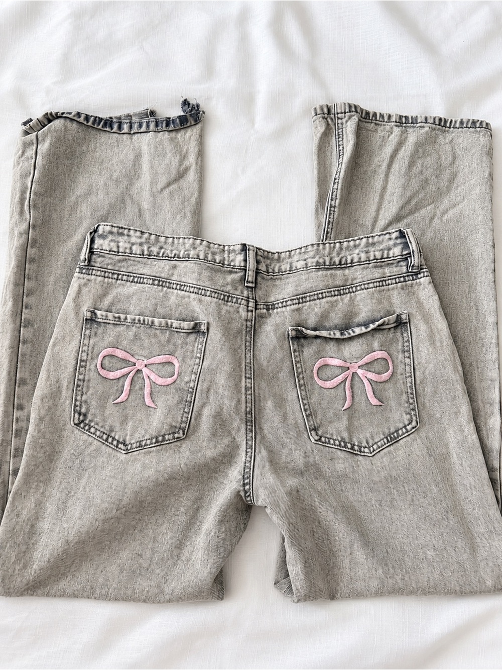 Ashley Mason Gray Acid Wash Bow Embroidered Jeans Size 11/30 Y2K Coquette